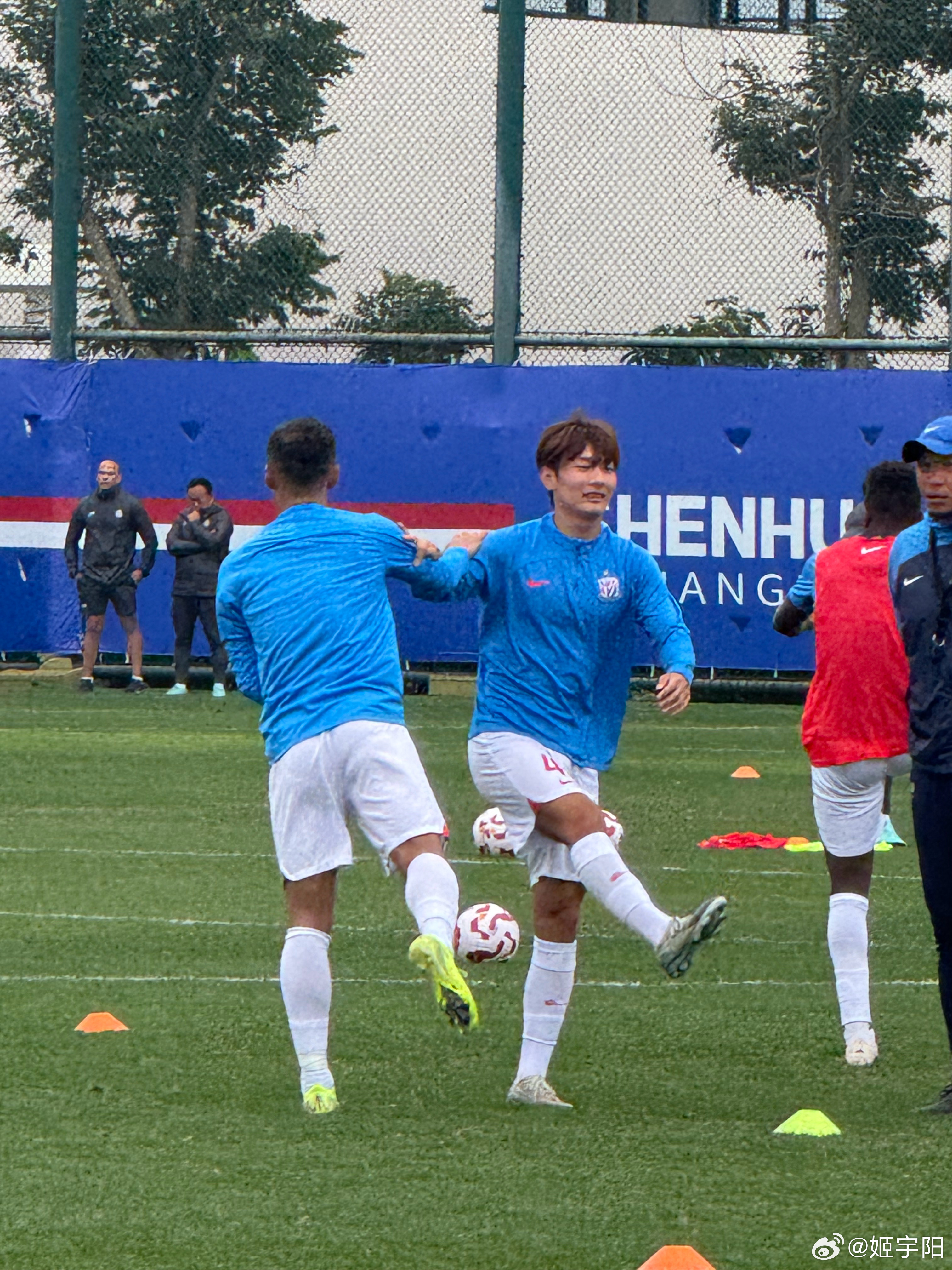 足球报:申花展示永不放弃特质 斯帅”用人不疑“给年轻球员信心