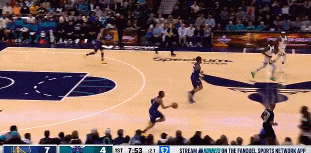 把我当空气?？史密斯离谱传球被巴特勒跳起收下 波杰姆三分进