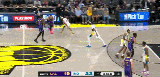 热得发烫！东契奇弧顶横移晃开防守 投进个人首节第3个三分