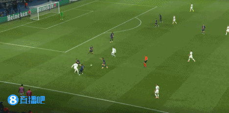 美如画！K77一条龙前巴黎传递毫不拖沓：一脚出+脚后跟+背身转移