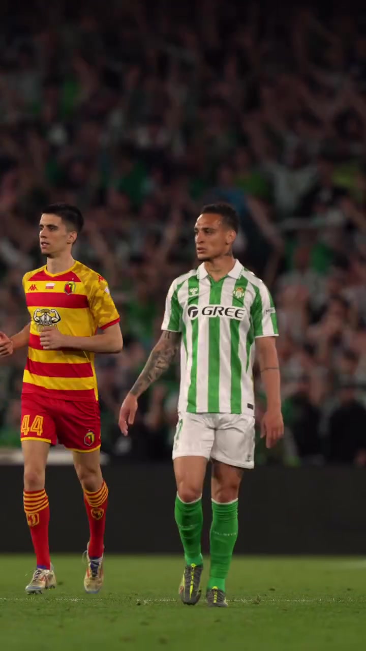 欧协联决赛在即!安东尼社媒激励球队:携手共创历史!??